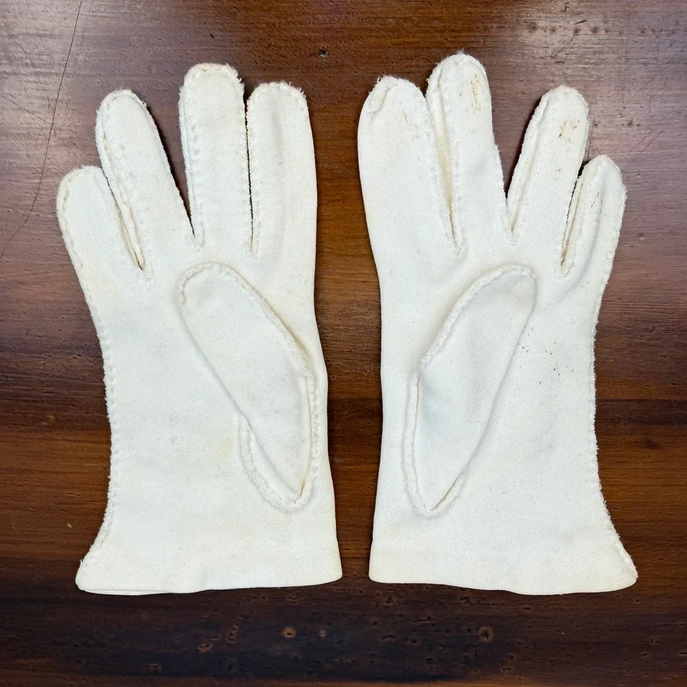 Vintage Cream Whipstitch Wrist Length Gloves Floral Raised Dot Embroidery Fair